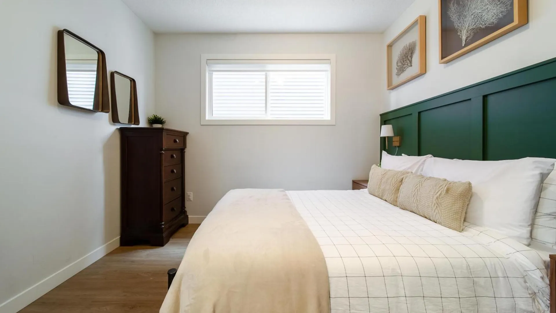 4Br Family Retreat With Hot Tub, 5 Beds, Close To Wem And Trails Edmonton Semesterbostad