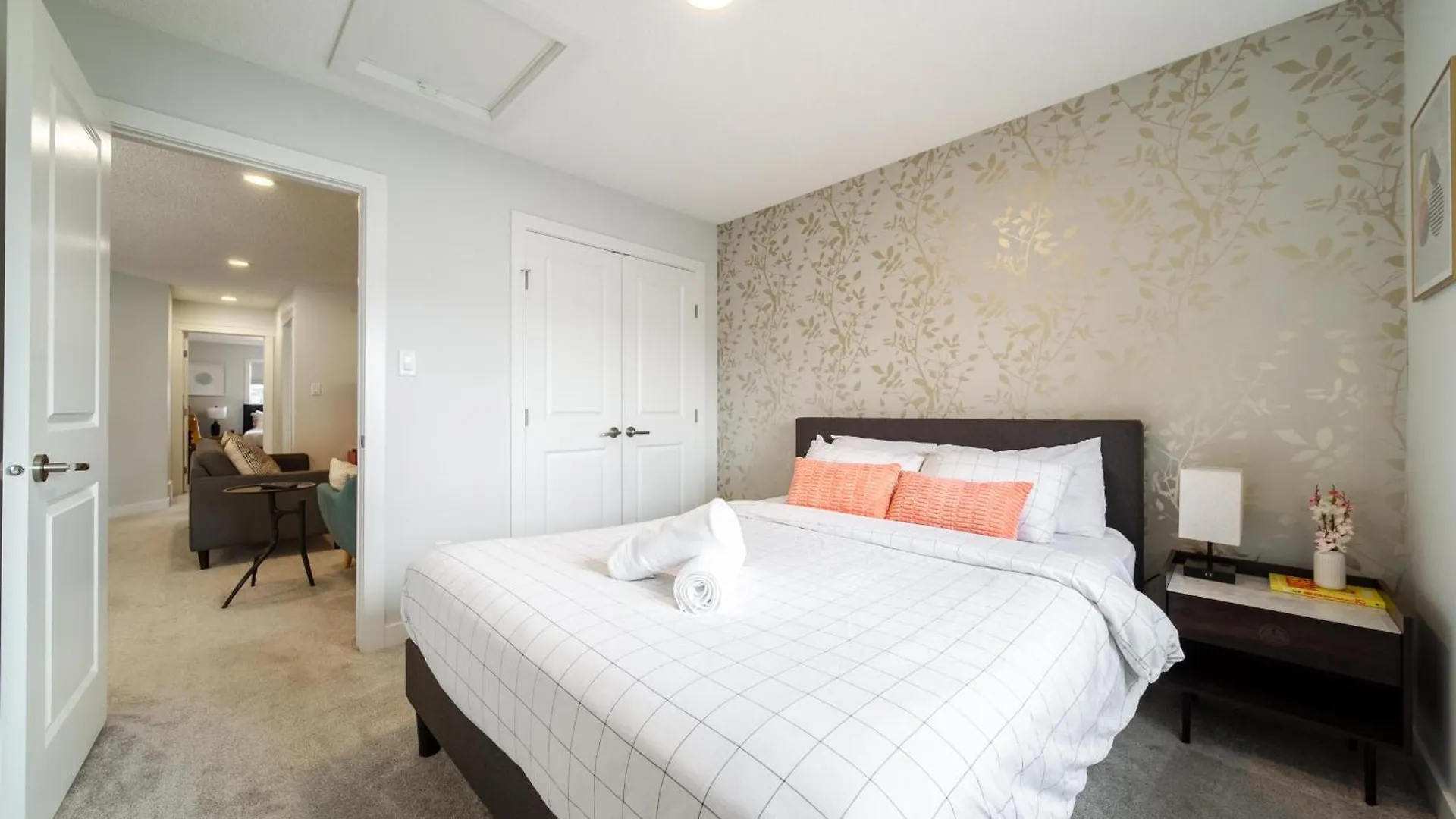 4Br Family Retreat With Hot Tub, 5 Beds, Close To Wem And Trails Edmonton