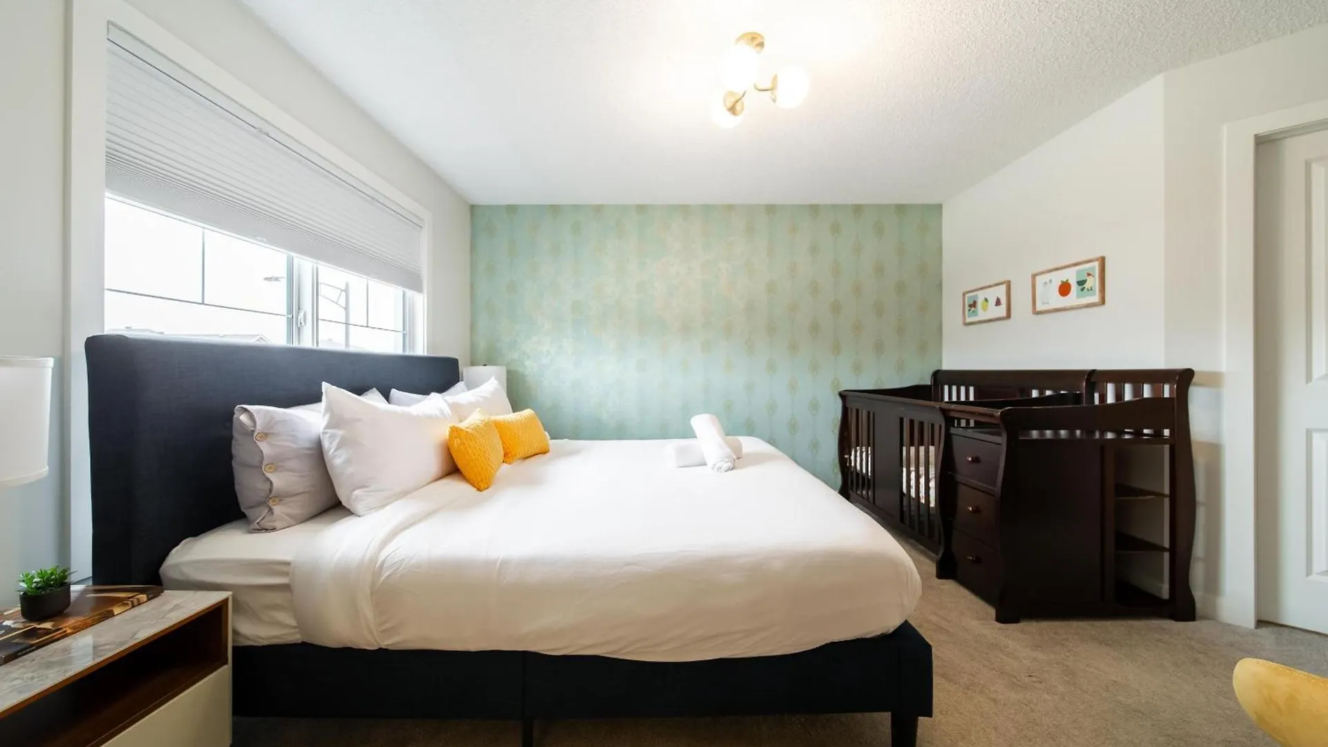 4Br Family Retreat With Hot Tub, 5 Beds, Close To Wem And Trails Edmonton Kanada
