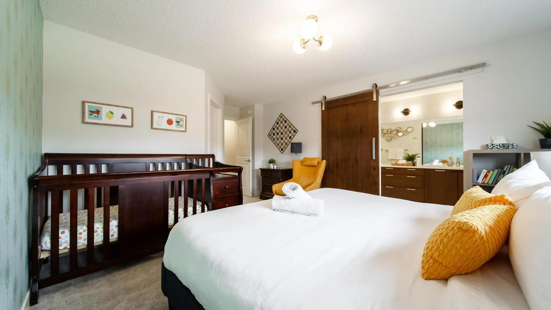 4Br Family Retreat With Hot Tub, 5 Beds, Close To Wem And Trails Edmonton